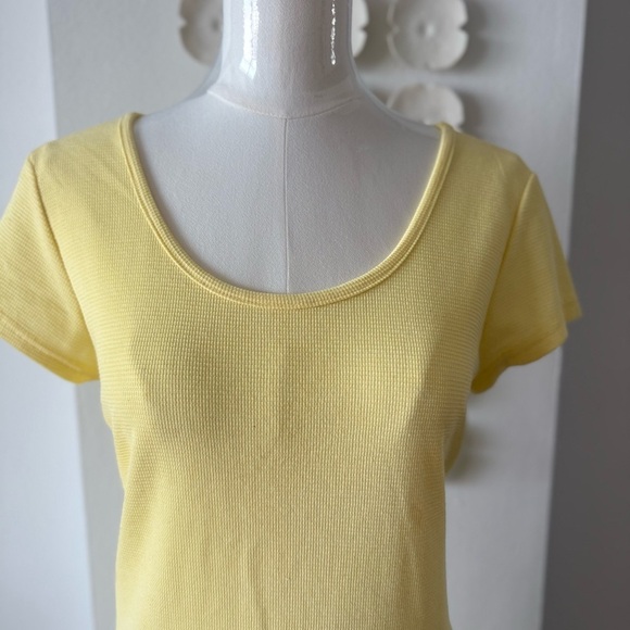 Naiba Yellow T-Shirt Dress – One Size (Fits 12–14) - Picture 4 of 7